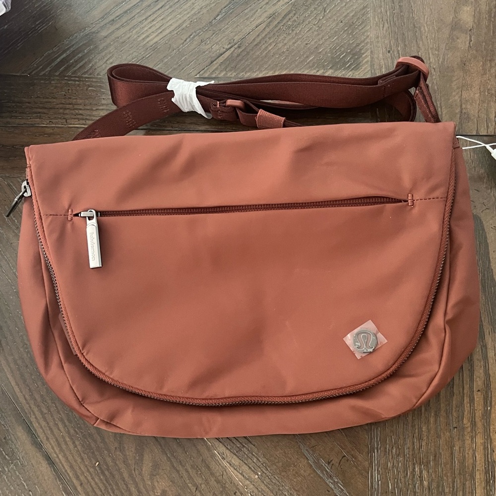 lululemon All Night Festival bag *Zip Top